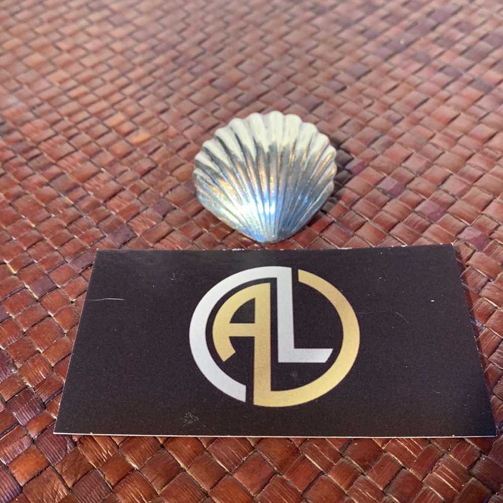 Vintage Solid Sterling Silver Shell Pendent - image 4